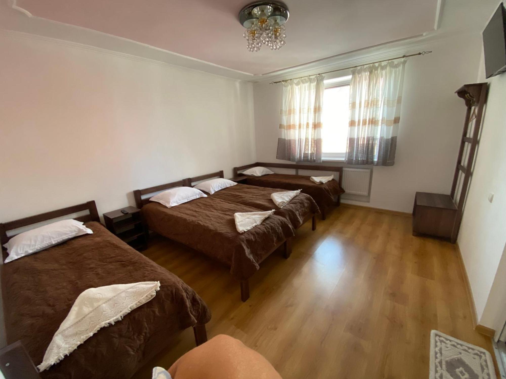 Family Люкс Aparthotel คาเมียเนตส์-โปดิลสกี ภายนอก รูปภาพ