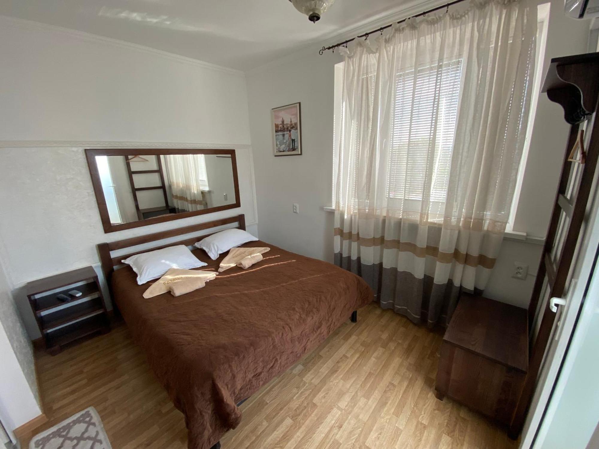 Family Люкс Aparthotel คาเมียเนตส์-โปดิลสกี ภายนอก รูปภาพ