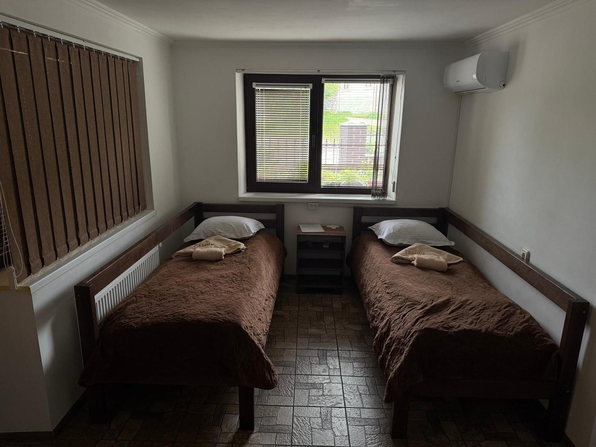 Family Люкс Aparthotel คาเมียเนตส์-โปดิลสกี ภายนอก รูปภาพ